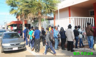 차량 등록지 옮기려는 시민 줄이어