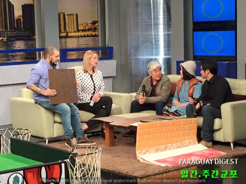 16UNICANAL방송국에 출연하여 건축자재 상품을 소개하는 Alex 양 대표.jpg