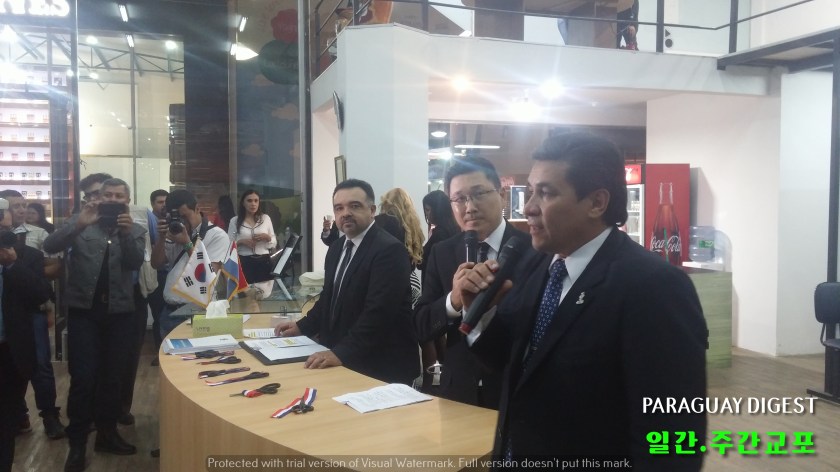 4 개관식 축사를 하는 란소니 주지사.jpg