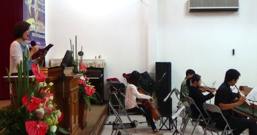 2-1준비찬양을 하는 청년부