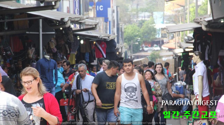 델에스떼 쇼핑관광객.jpg