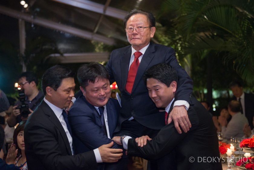 13 자식들에게 무등을 타고 흐믓해하는 구완서님 (2)