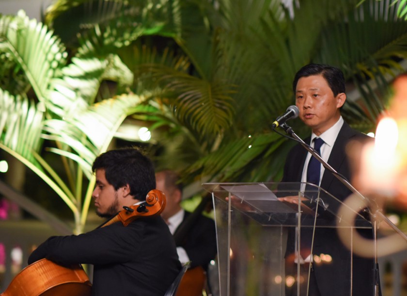 6가족대표 인사말을 하는 장남 구일회 장로.jpg