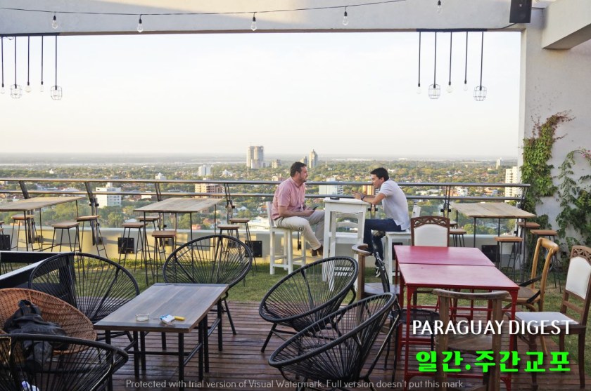 야외식당 늘어.jpg